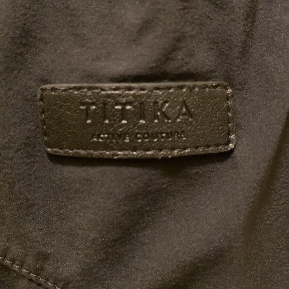 Titika Active Couture Shorts with contrasting zipper pockets - Picture 6 of 6